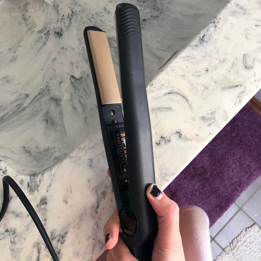 Hot tools professional 1” flat iron